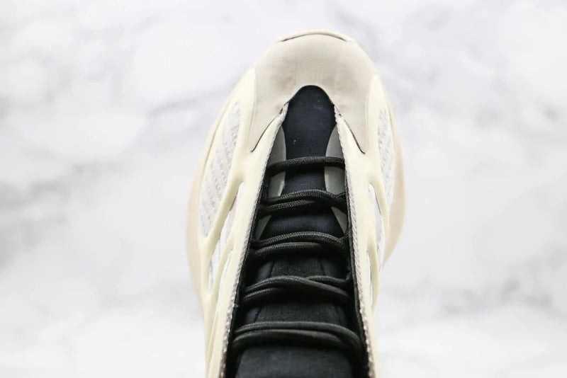 Tênis Adidas Yeezy Boost 700 V3 Azael