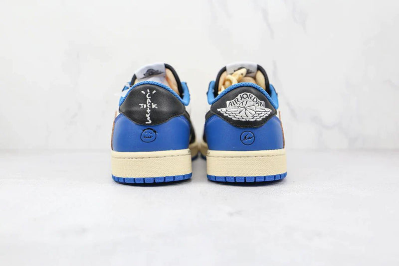 Tênis Nike Air Jordan 1 Low Fragment x Travis Scott