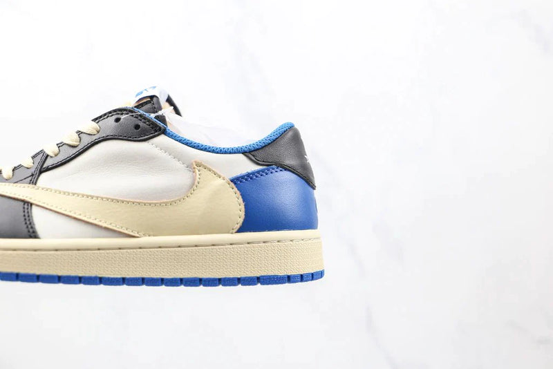 Tênis Nike Air Jordan 1 Low Fragment x Travis Scott