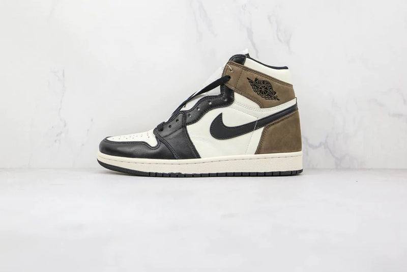 Tênis Nike Air Jordan 1 Retro High Dark Mocha