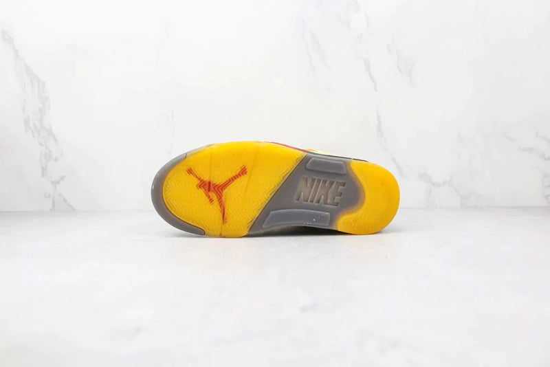 Tênis Nike Air Jordan 5 Retro Off-white Sail