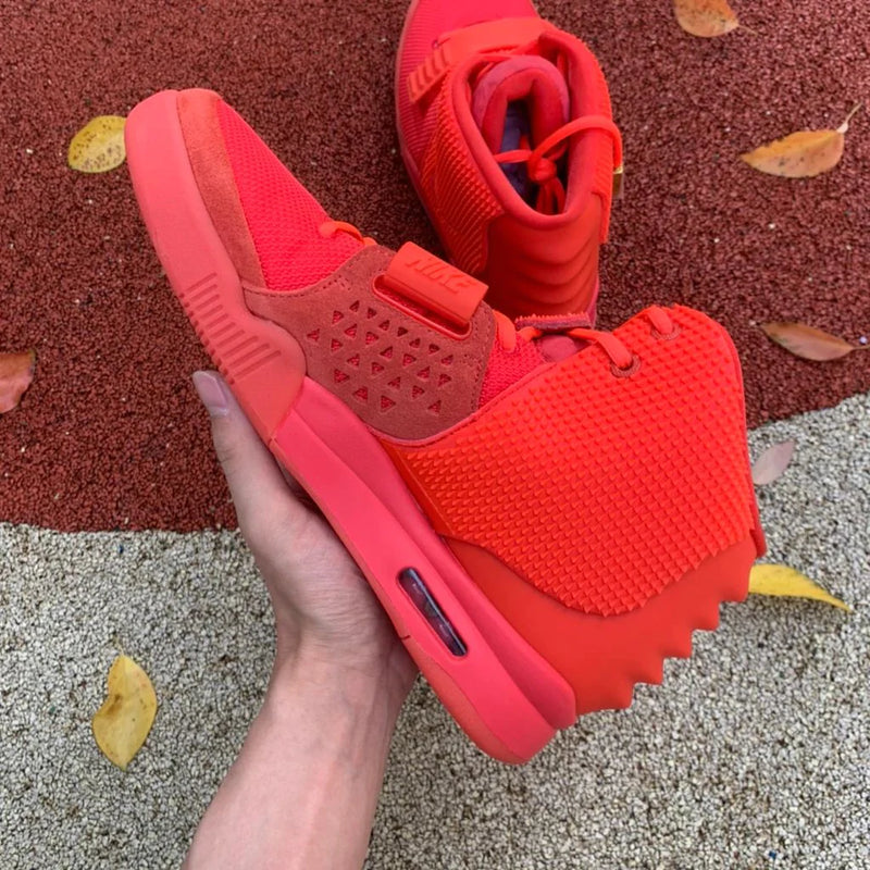 Tênis Nike Air Yeezy 2 Red October