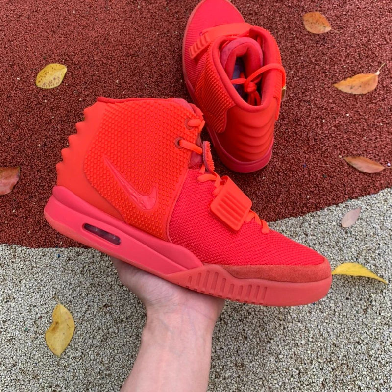 Tênis Nike Air Yeezy 2 Red October