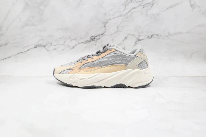 Tênis Adidas Yeezy Boost 700 V2 Cream